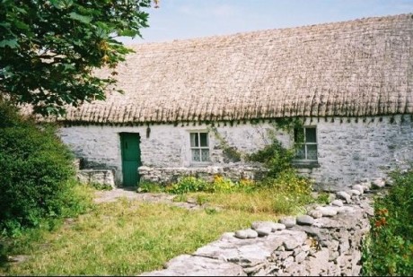 Inis Meáin, Synges Cottage. Discover the tradition, culture and heritage of Ireland’s Aran Islands with this complete guide.