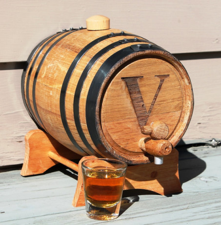 Personalised whiskey barrel. Cool selection of unique gifts for whiskey lovers.